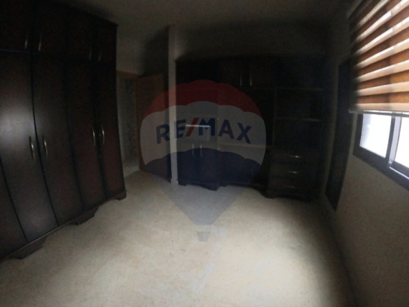 R9-2771 Sea View Apartment For Sale in Corniche el Mina - Tripoli — Photo 2 of 9