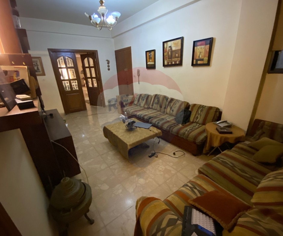 R9-2708 Central Apartment for Sale in Azmi Street – Tripoli — الصورة 2 من 8