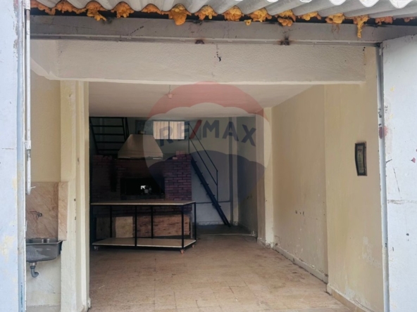 R9-2775 Smart Investment: 30m² Commercial Shop in Bahsas — Photo 3 of 5