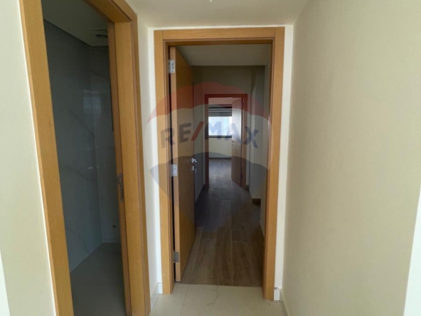 R9-2782 Spacious 3BR Apartment in Balamand with Panoramic Balconies — الصورة 2 من 8
