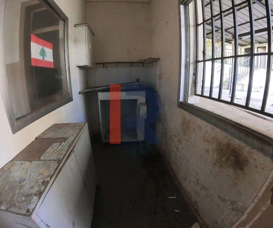 R9-2828 Old Building for Sale Near Tripoli Castle – 840 m² — الصورة 3 من 13