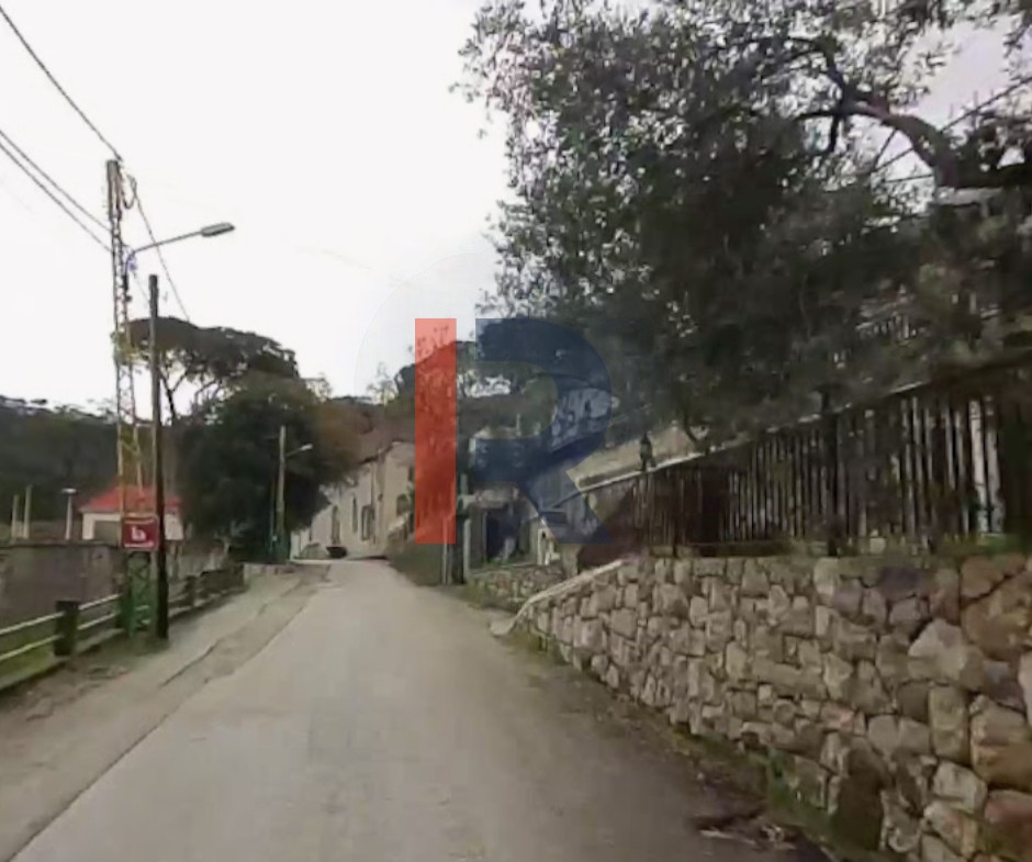 R9-2844 Residential Land for Sale in Baabda–El Metn – 3,468 m² with Zoning 20/10 — Photo 2 of 3
