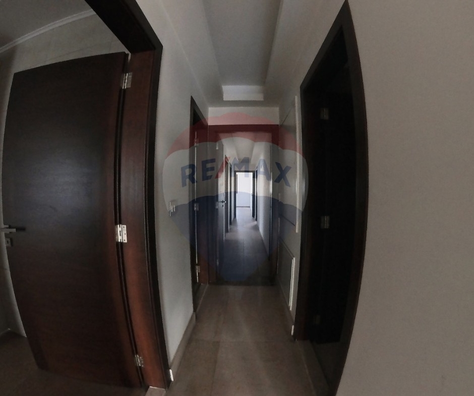 R9-2736 Super Deluxe Apartment for Sale – Jamil Adra Street — الصورة 3 من 10