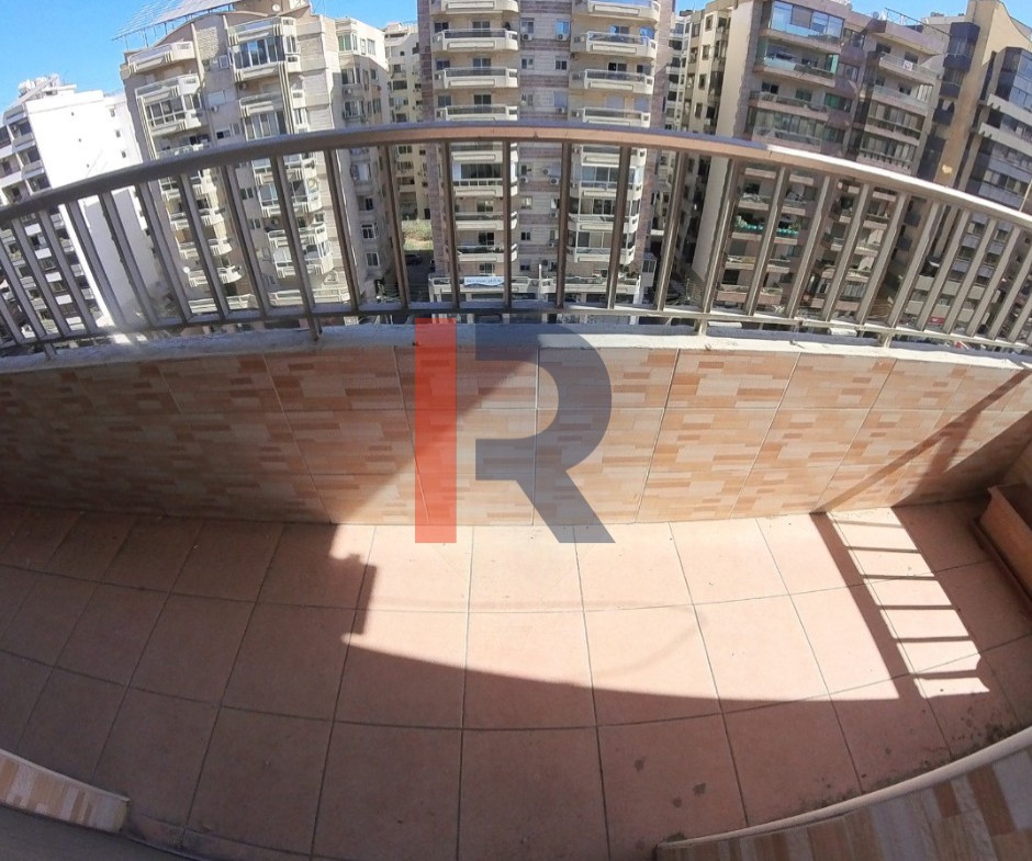 R9-2737 Spacious Apartment For Sale in Mina road - Tripoli — Photo 3 of 15