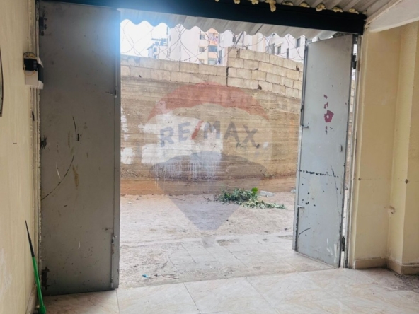 R9-2775 Smart Investment: 30m² Commercial Shop in Bahsas — Photo 2 of 5