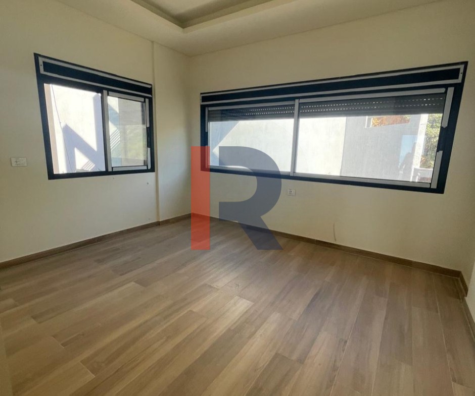 R9-2782 Spacious 3BR Apartment in Balamand with Panoramic Balconies — الصورة 3 من 8