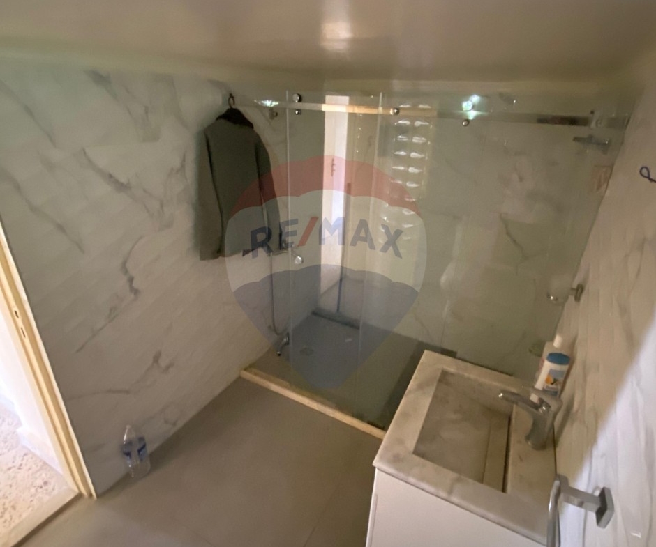 R9-2784 Live Above It All – Spacious Apartment For Sale in Abou Samra Tripoli — الصورة 3 من 12