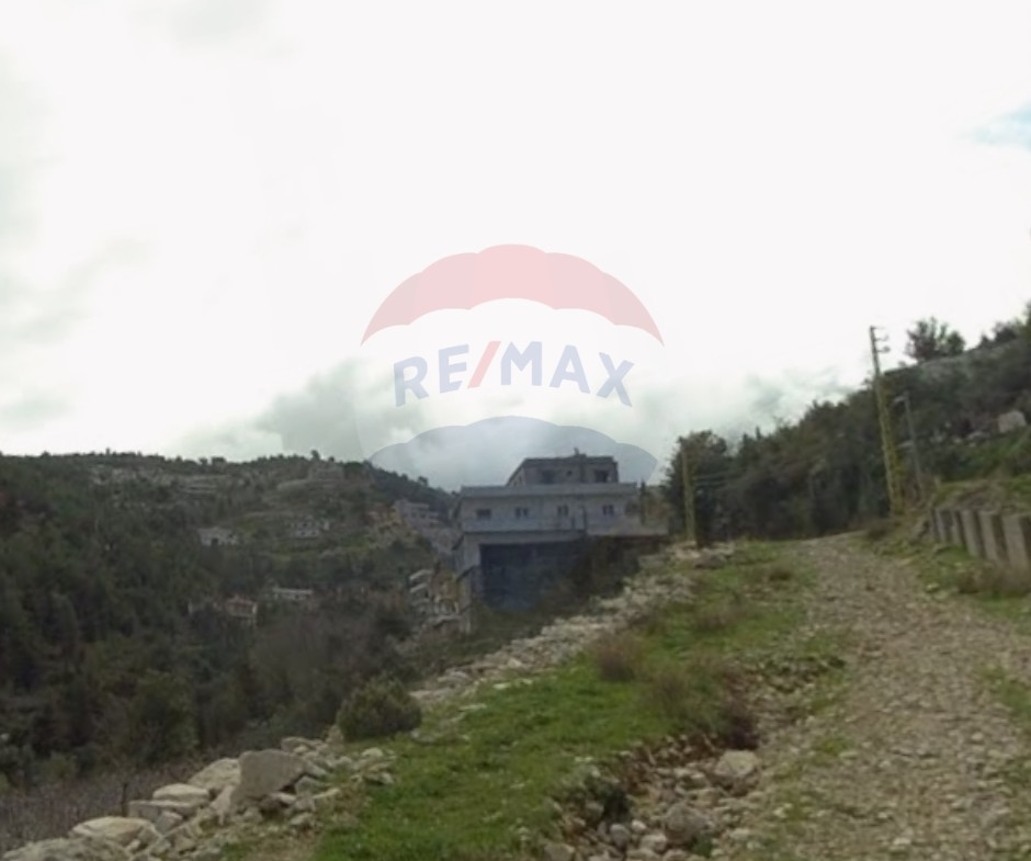 R9-2812 Land for Sale in Izal Danniyeh – 400 m² — Photo 3 of 3
