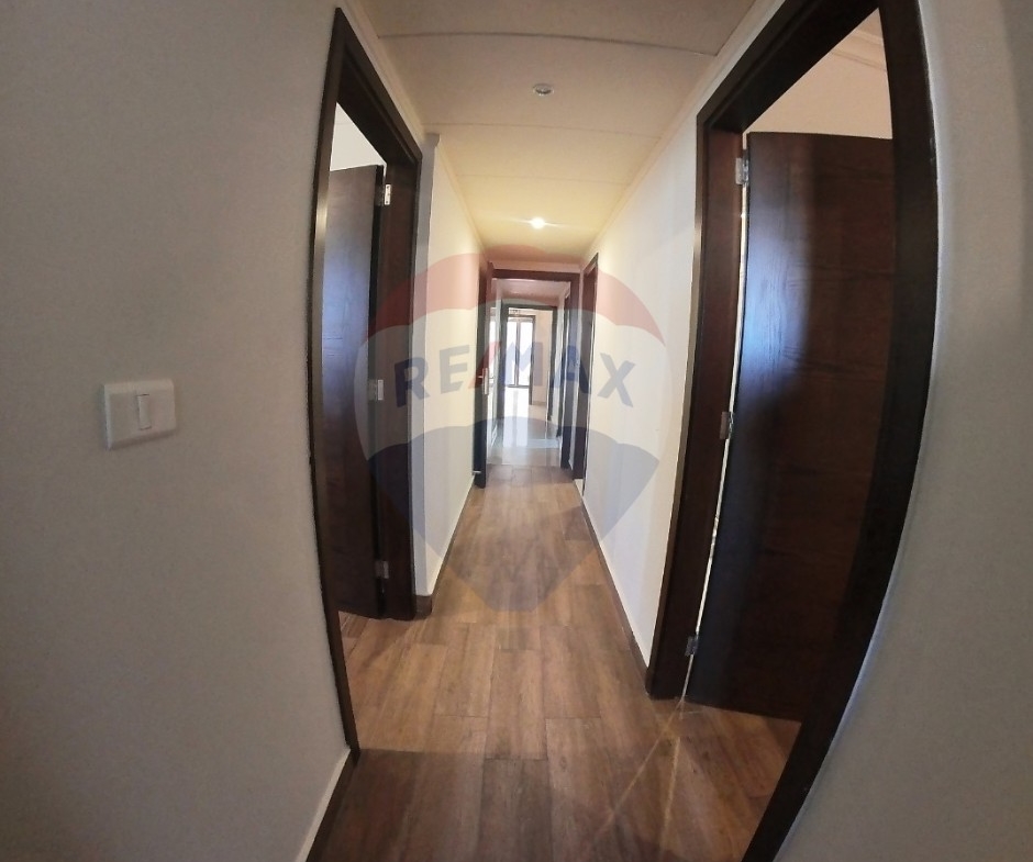 R9-2832 Elegant Apartment for Sale in Dam W Farez – 210 m² — الصورة 2 من 10