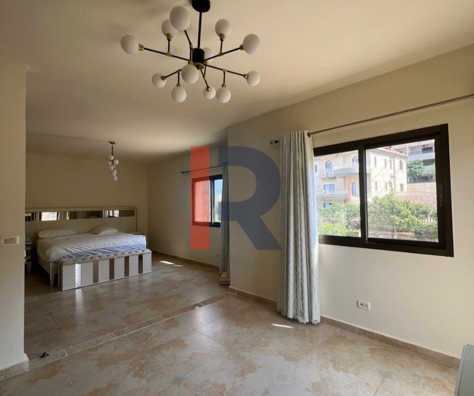 R9-2742 Spacious 3-Bedroom Apartment with Maid’s Room — الصورة 2 من 12