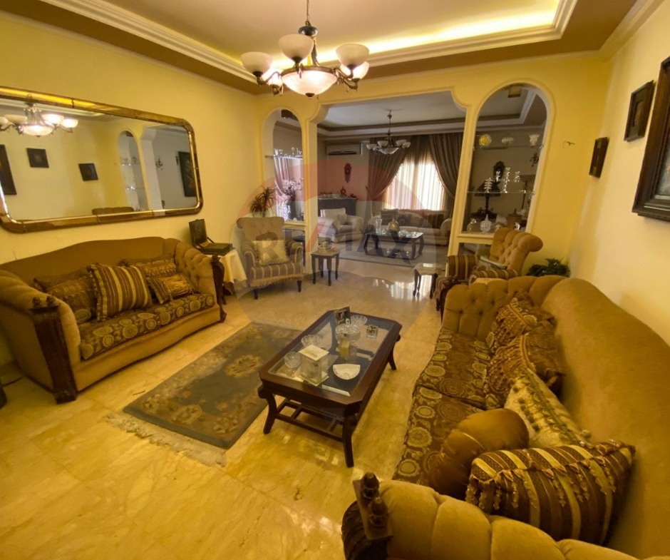 R9-2708 Central Apartment for Sale in Azmi Street – Tripoli — الصورة 4 من 8