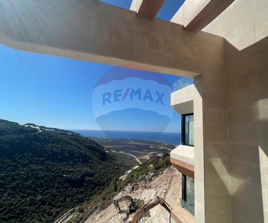 R9-2781 Lower-Ground Apartment with Panoramic Views in Balamand — Photo 6 of 9