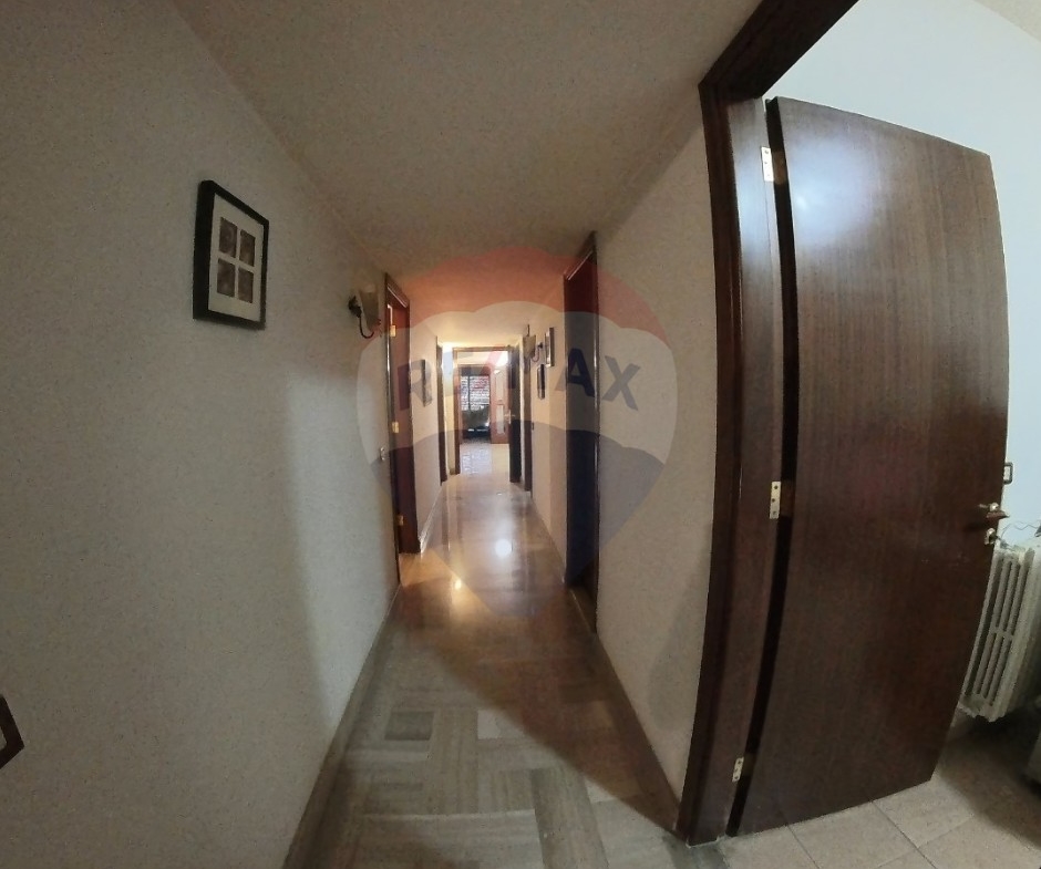 R9-2737 Spacious Apartment For Sale in Mina road - Tripoli — Photo 5 of 15
