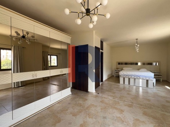 R9-2742 Spacious 3-Bedroom Apartment with Maid’s Room — الصورة 3 من 12