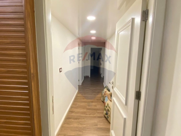 R9-2749 Exclusive 220m² Apartment for Sale in Sahat Dannawi – Abou Samra — الصورة 5 من 14