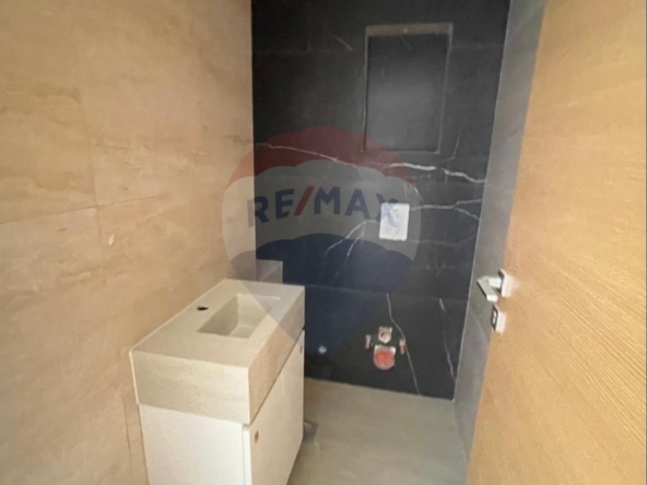 R9-2781 Lower-Ground Apartment with Panoramic Views in Balamand — Photo 5 of 9