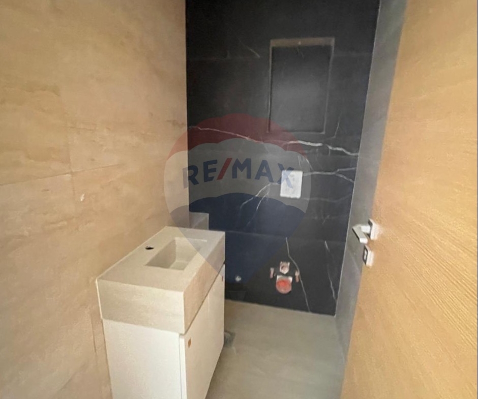 R9-2781 Lower-Ground Apartment with Panoramic Views in Balamand — Photo 5 of 9