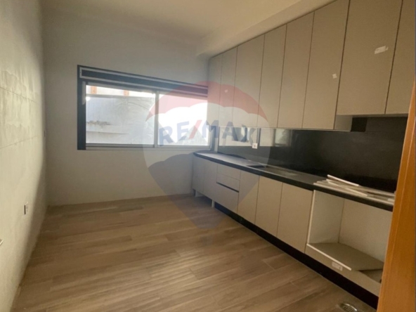 R9-2782 Spacious 3BR Apartment in Balamand with Panoramic Balconies — الصورة 5 من 8