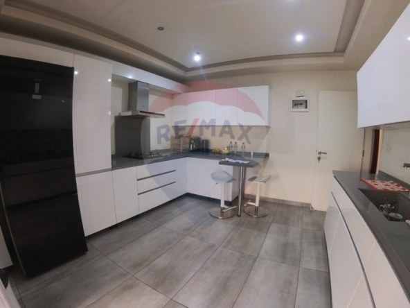 R9-2825  Apartment for Sale in Monla Tripoli  – 255 m² — الصورة 4 من 14
