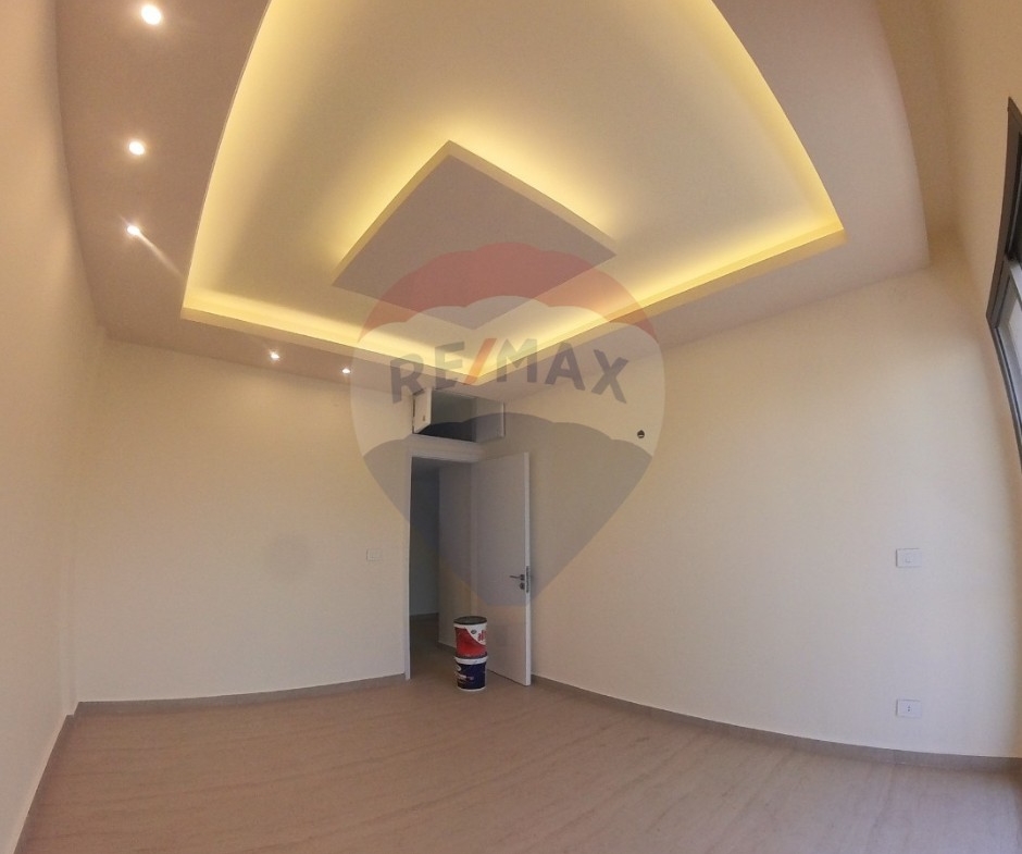 R9-2829 Luxury Apartment for Sale in Nadim El Jisr – 300 m² — Photo 5 of 13