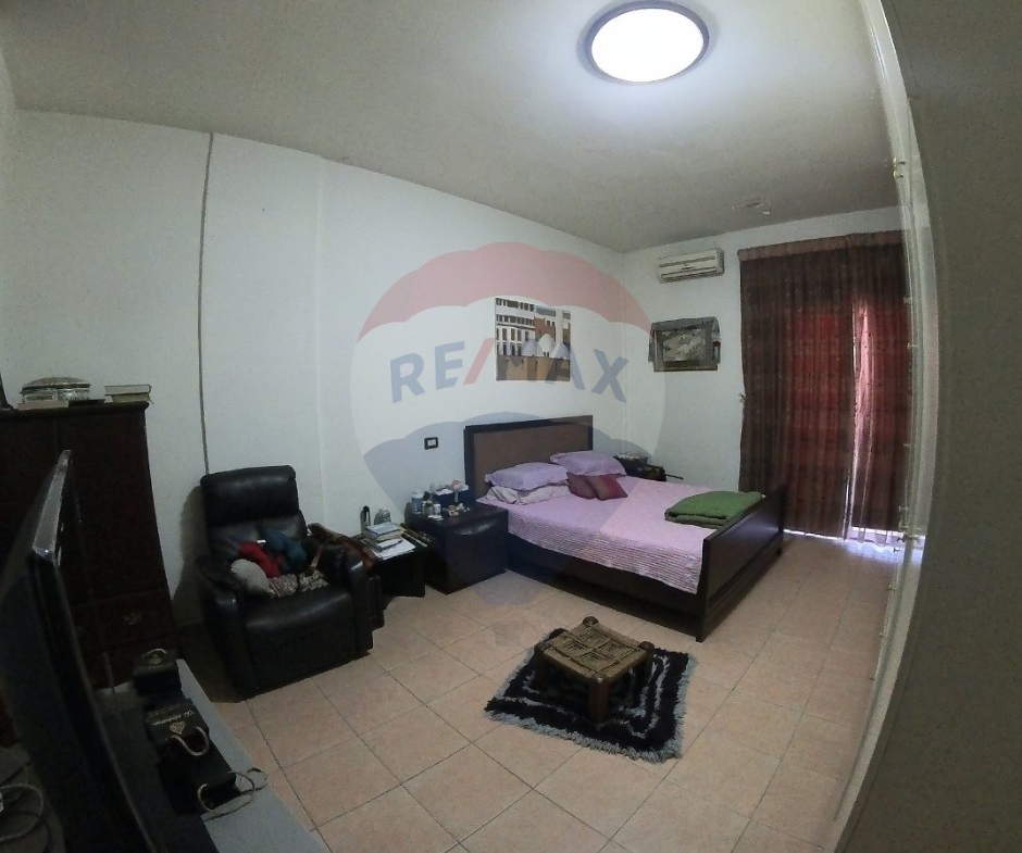 R9-2737 Spacious Apartment For Sale in Mina road - Tripoli — Photo 6 of 15