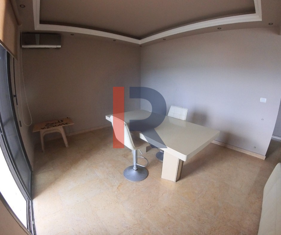 R9-2771 Sea View Apartment For Sale in Corniche el Mina - Tripoli — Photo 6 of 9