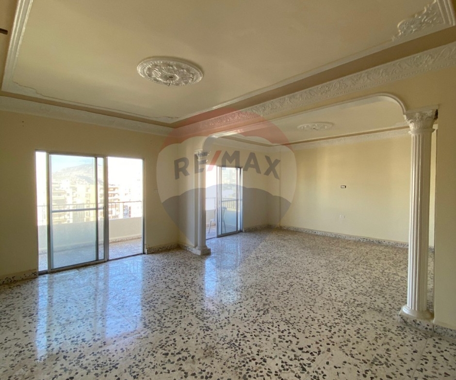 R9-2784 Live Above It All – Spacious Apartment For Sale in Abou Samra Tripoli — الصورة 6 من 12
