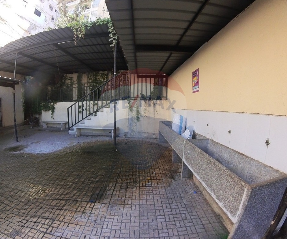 R9-2828 Old Building for Sale Near Tripoli Castle – 840 m² — الصورة 6 من 13