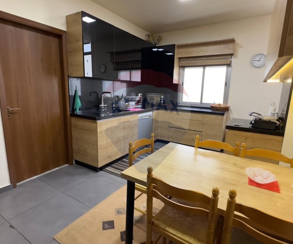 R9-2805 Furnished 200 m² Apartment for Sale in Zouk Mosbeh, Beirut — الصورة 7 من 9