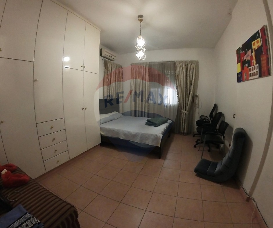 R9-2737 Spacious Apartment For Sale in Mina road - Tripoli — Photo 8 of 15