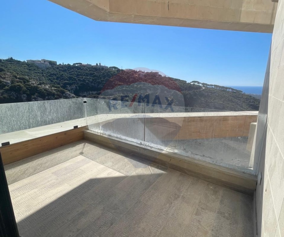 R9-2782 Spacious 3BR Apartment in Balamand with Panoramic Balconies — الصورة 8 من 8