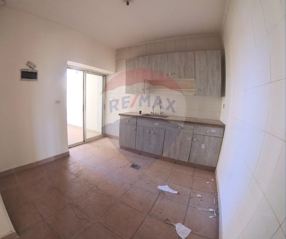R9-2710 Three Bedrooms ApartmentFor Rent Tripoli — Photo 3 of 9