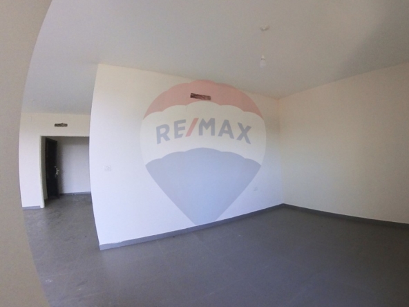 R9-2714 First-Floor Apartment For Sale in Qalamoun Tripoli — الصورة 4 من 11