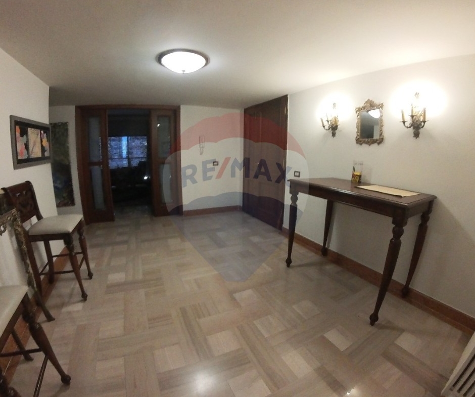 R9-2737 Spacious Apartment For Sale in Mina road - Tripoli — Photo 9 of 15