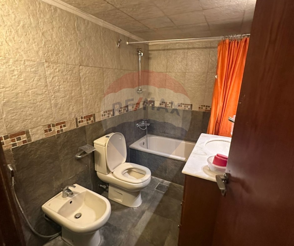 R9-2815 Prime Rental in Dam W Farez – 200 m² — الصورة 9 من 11
