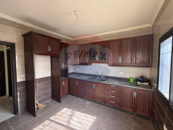 R9-2819 Apartment for Sale in Meryata Danniyeh — Photo 2 of 9