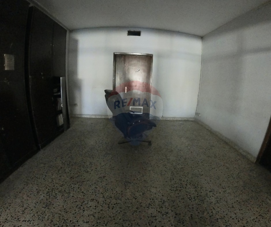 R9-2881 Showroom for Sale in Mina Tripoli – 1000 m² Commercial Space — الصورة 10 من 17