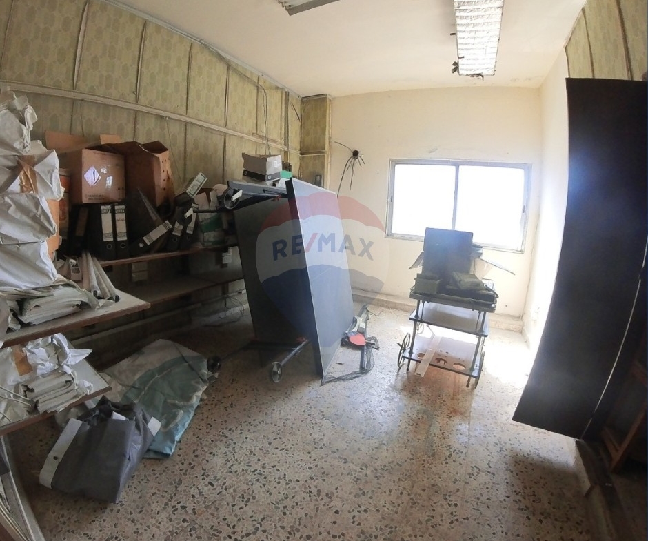 R9-2881 Showroom for Sale in Mina Tripoli – 1000 m² Commercial Space — الصورة 11 من 17