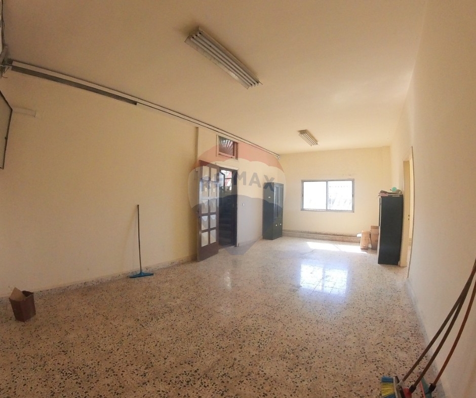 R9-2881 Showroom for Sale in Mina Tripoli – 1000 m² Commercial Space — الصورة 16 من 17