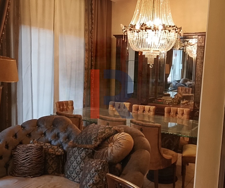 R9-2862 Apartment for Sale in Jemayzet Street – 220 m² — الصورة 2 من 6