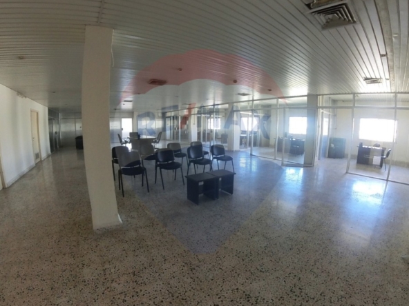 R9-2881 Showroom for Sale in Mina Tripoli – 1000 m² Commercial Space — الصورة 2 من 17