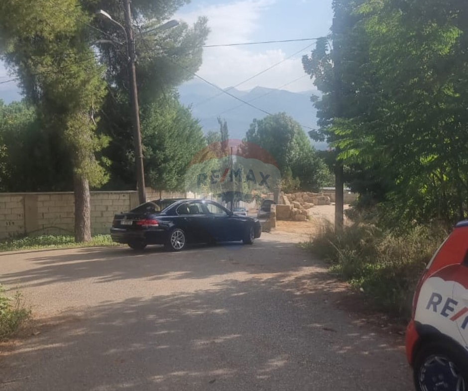 R9-2907 Land for Sale in Nakhleh Koura – 1,400 m² Residential, Zoning 25/50 — الصورة 2 من 3
