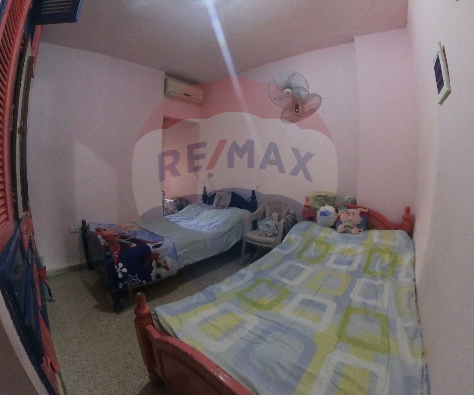 R9-2853 Central Apartment for Sale – Mina, Tripoli — Photo 2 of 8