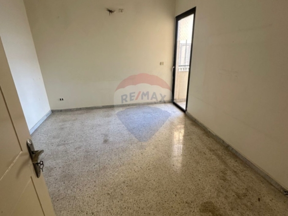 R9-2863 Spacious 4th Floor Rental in Tripoli – 3 Bedrooms — Photo 3 of 8