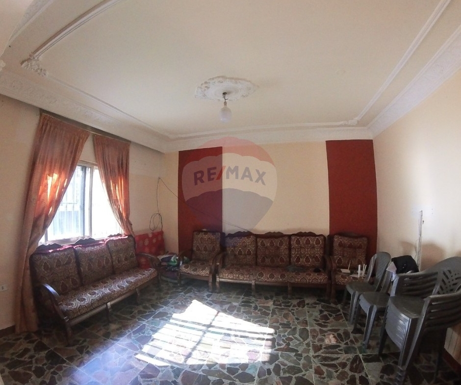 R9-2896 Apartment for Sale in Abou Samra Tripoli – 200 m², 3rd Floor with Laundry Room — Photo 3 of 7