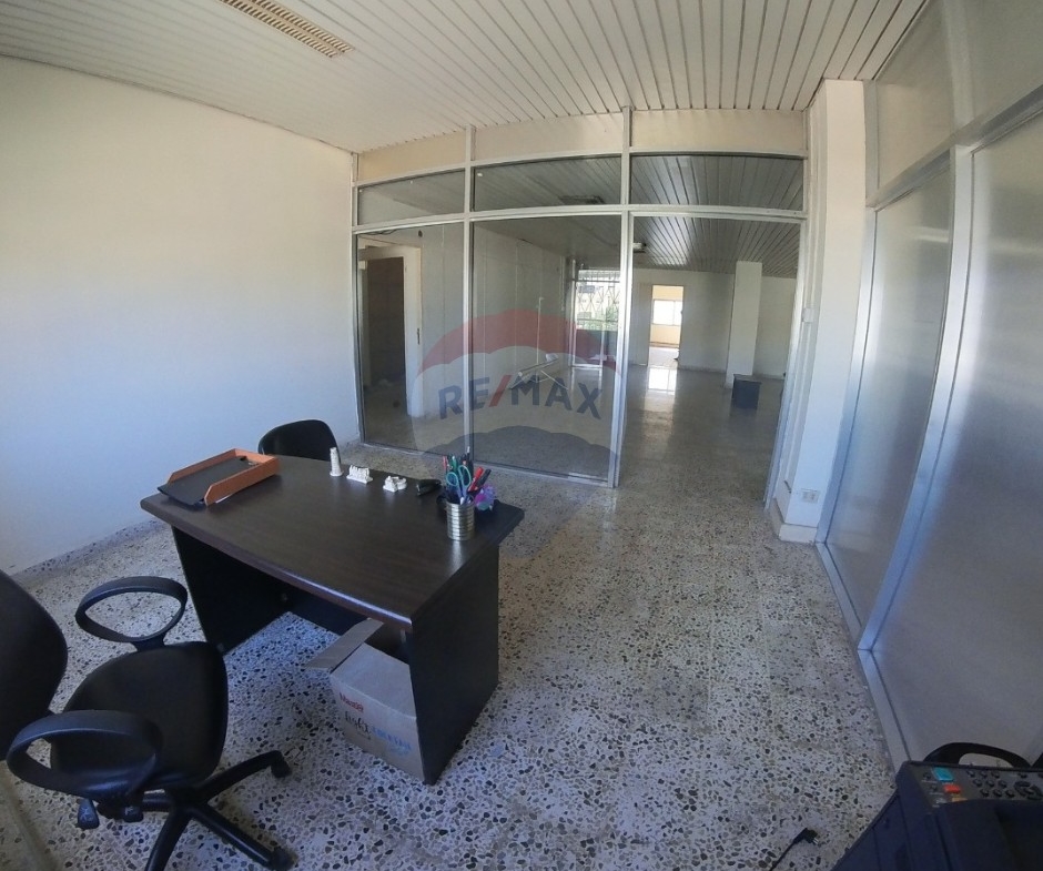 R9-2881 Showroom for Sale in Mina Tripoli – 1000 m² Commercial Space — الصورة 4 من 17
