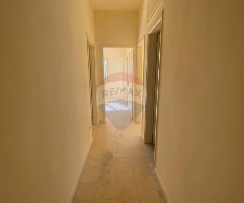 R9-2875 Apartment for Sale in Nakhleh – 155 m² Last Floor with Balconies — الصورة 5 من 10