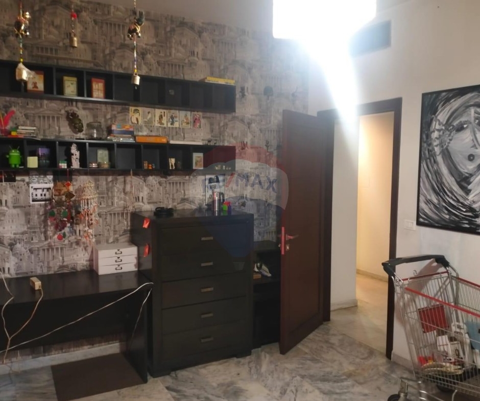 R9-2855 Furnished Apartment for Sale in Bir Hassan – 240 m² — الصورة 8 من 12