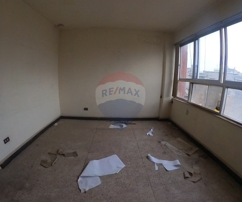 R9-2979 Office for Sale in Tal Tripoli Next to Notaries – 70 m², 4th Floor — Photo 1 of 4