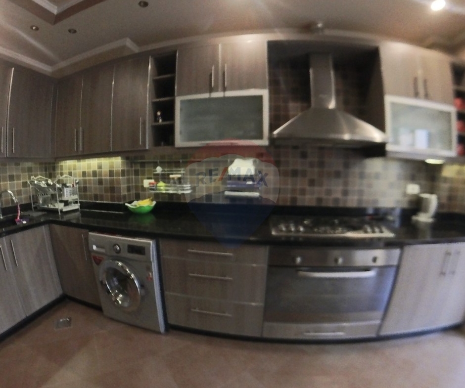 R9-2960 Apartment for Sale in Jamil Adra Tripoli – 210 m², 4th Floor — الصورة 10 من 15